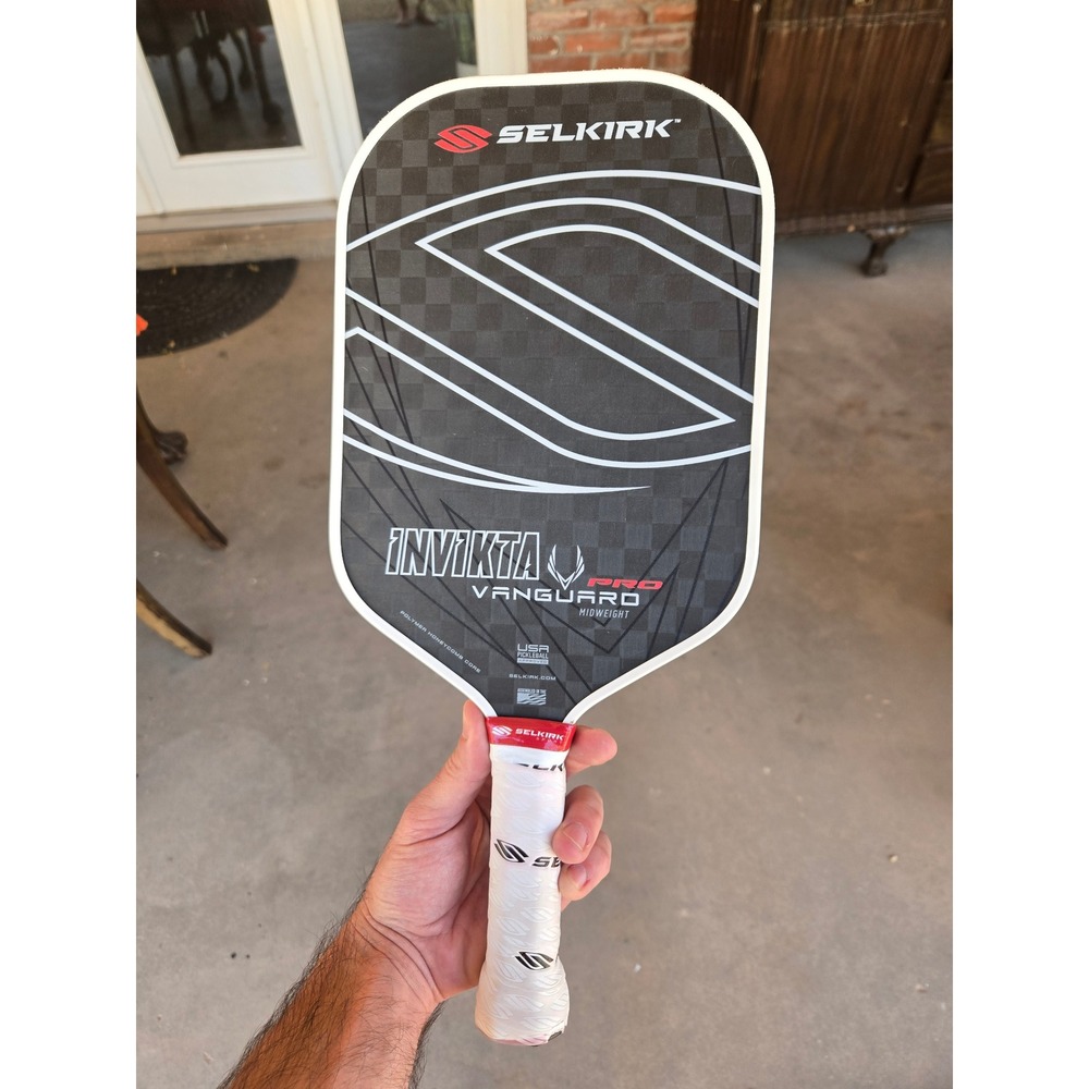 Selkirk Invikta Vanguard Pro Pickleball Paddle Midweight Black Carbon Fiber